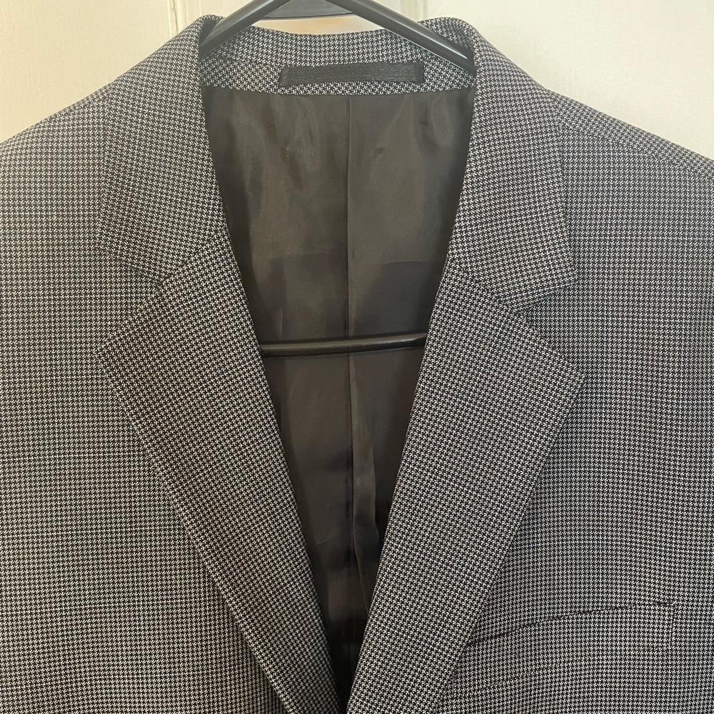Men’s suit, micro houndstooth, black-grey with blue. Jacket 48, pants 32.